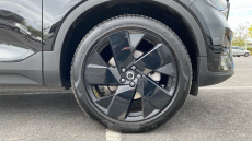 Volvo XC40 2.0 B4P Plus Black Edition 5dr Auto Petrol Estate